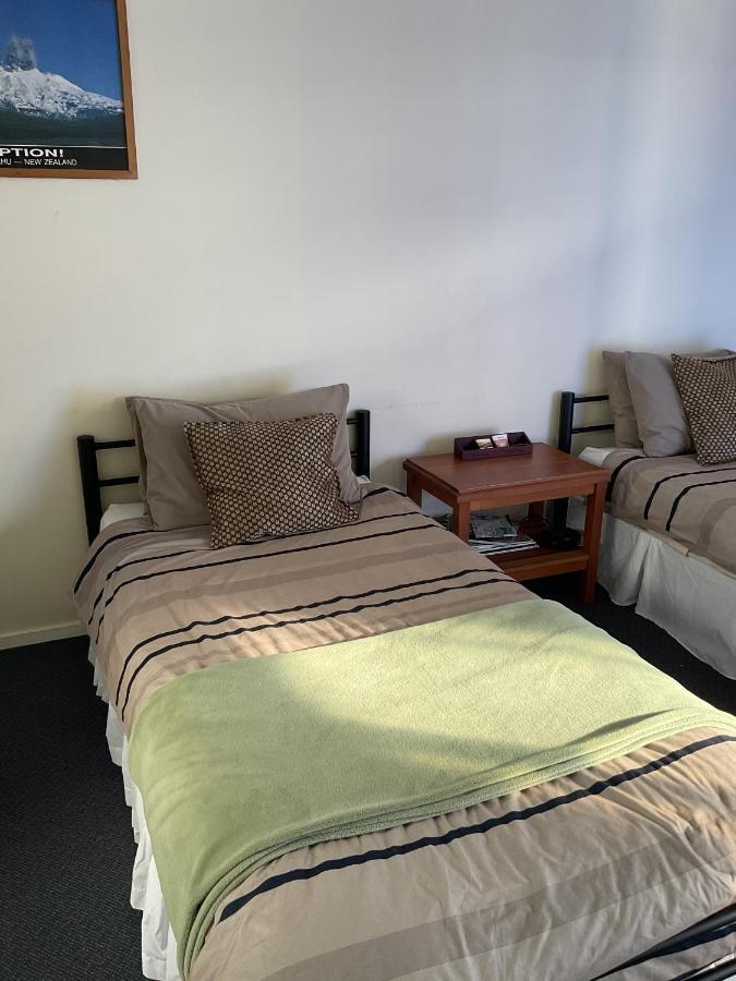Tongariro River Retreat 图朗伊 外观 照片