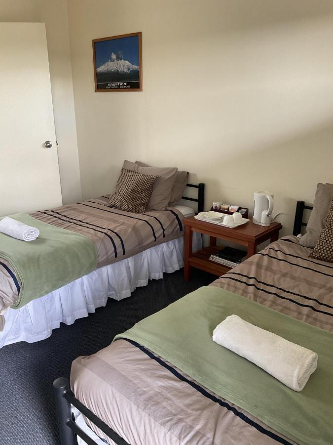 Tongariro River Retreat 图朗伊 外观 照片