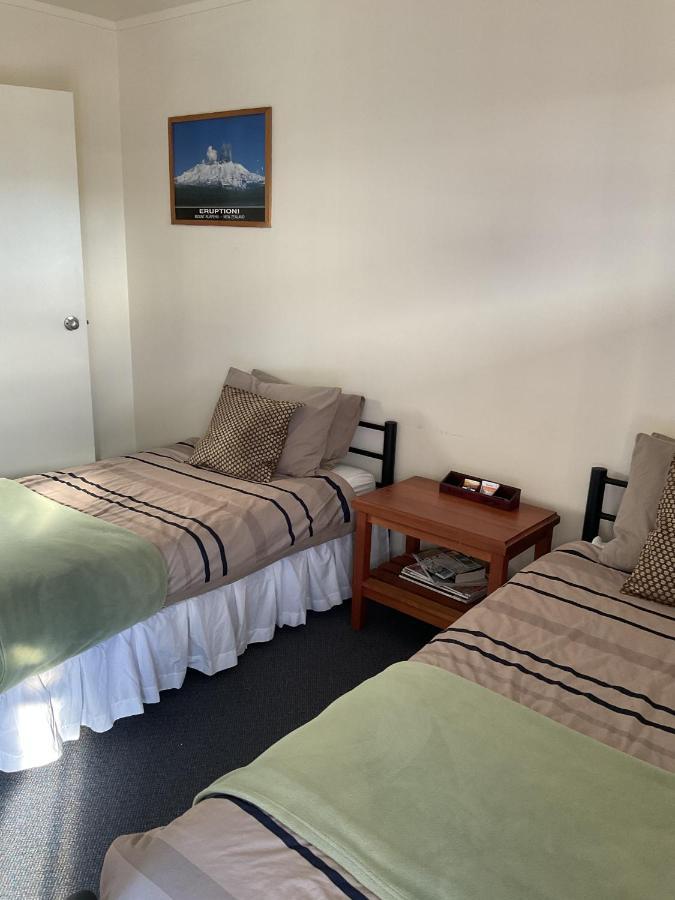 Tongariro River Retreat 图朗伊 外观 照片