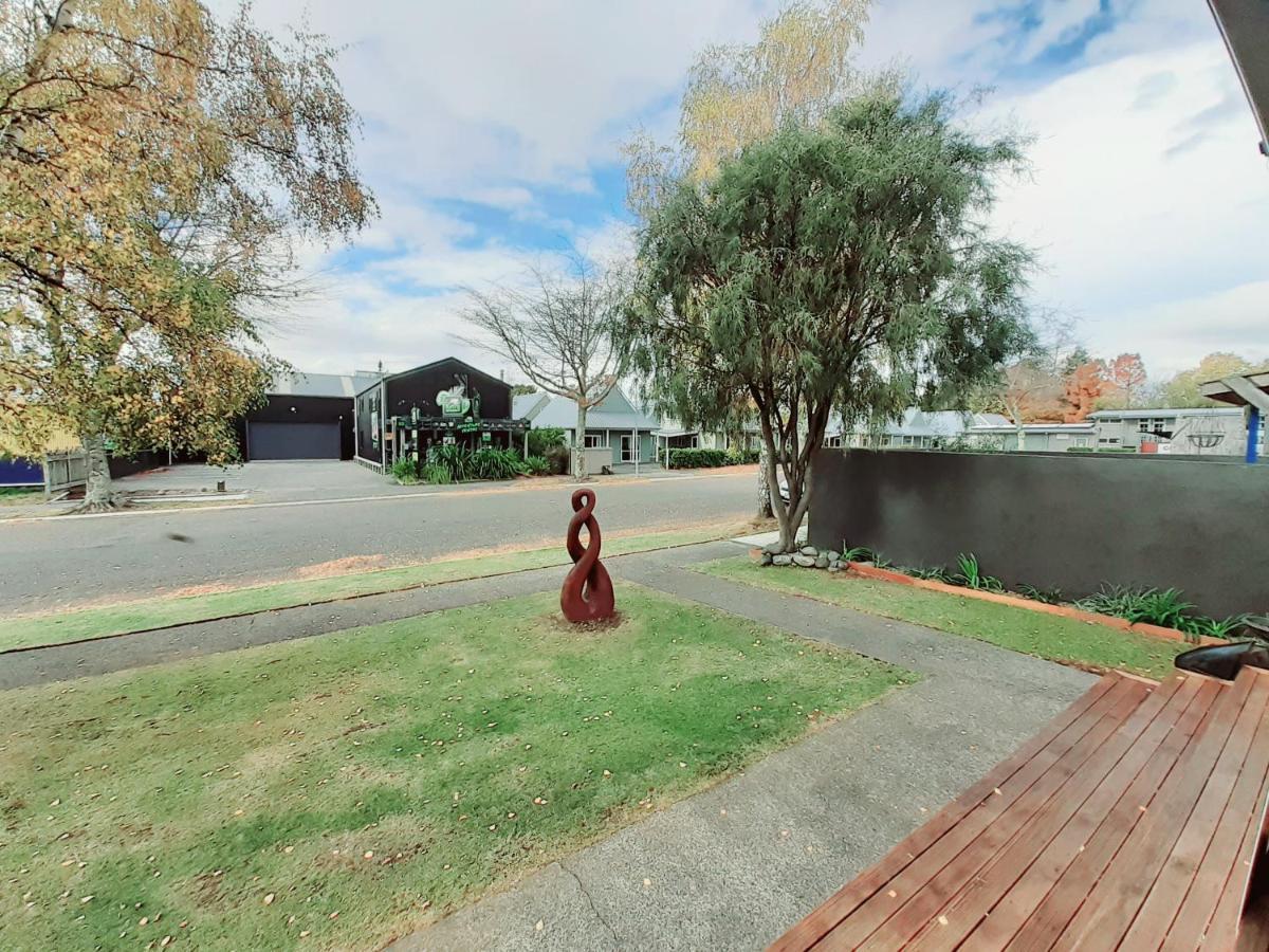 Tongariro River Retreat 图朗伊 外观 照片
