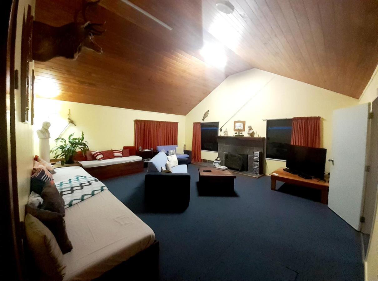 Tongariro River Retreat 图朗伊 外观 照片